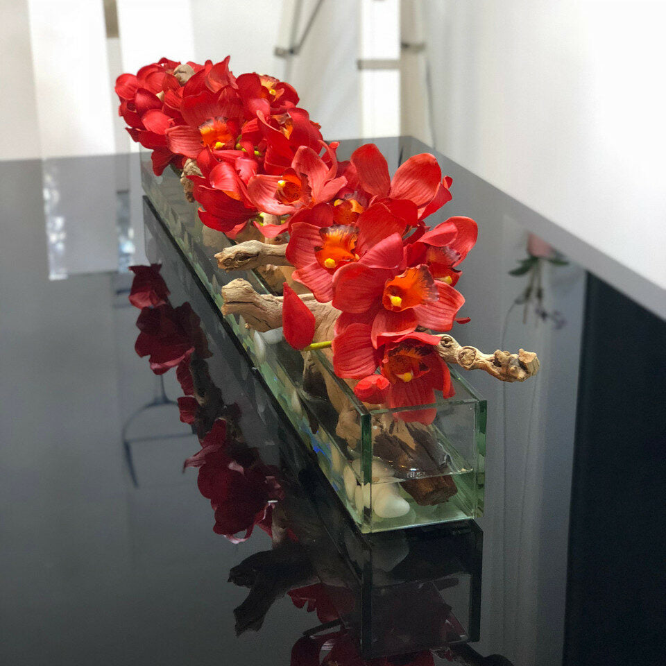 Floreira de vidro Casa Moderna 48 ″ com Cymbidiums vermelhos